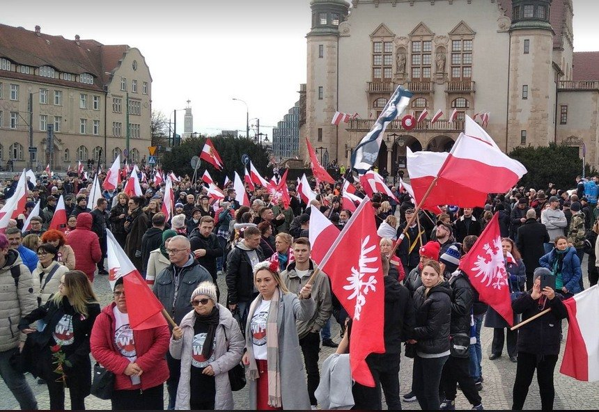 Poznaniem znowu przejdzie Marsz Niepodległości Rok temu przyszły tłumy